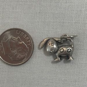 Vintage sterling silver Lucy Ann beagle dog charm . .925. Floppy ears and spots